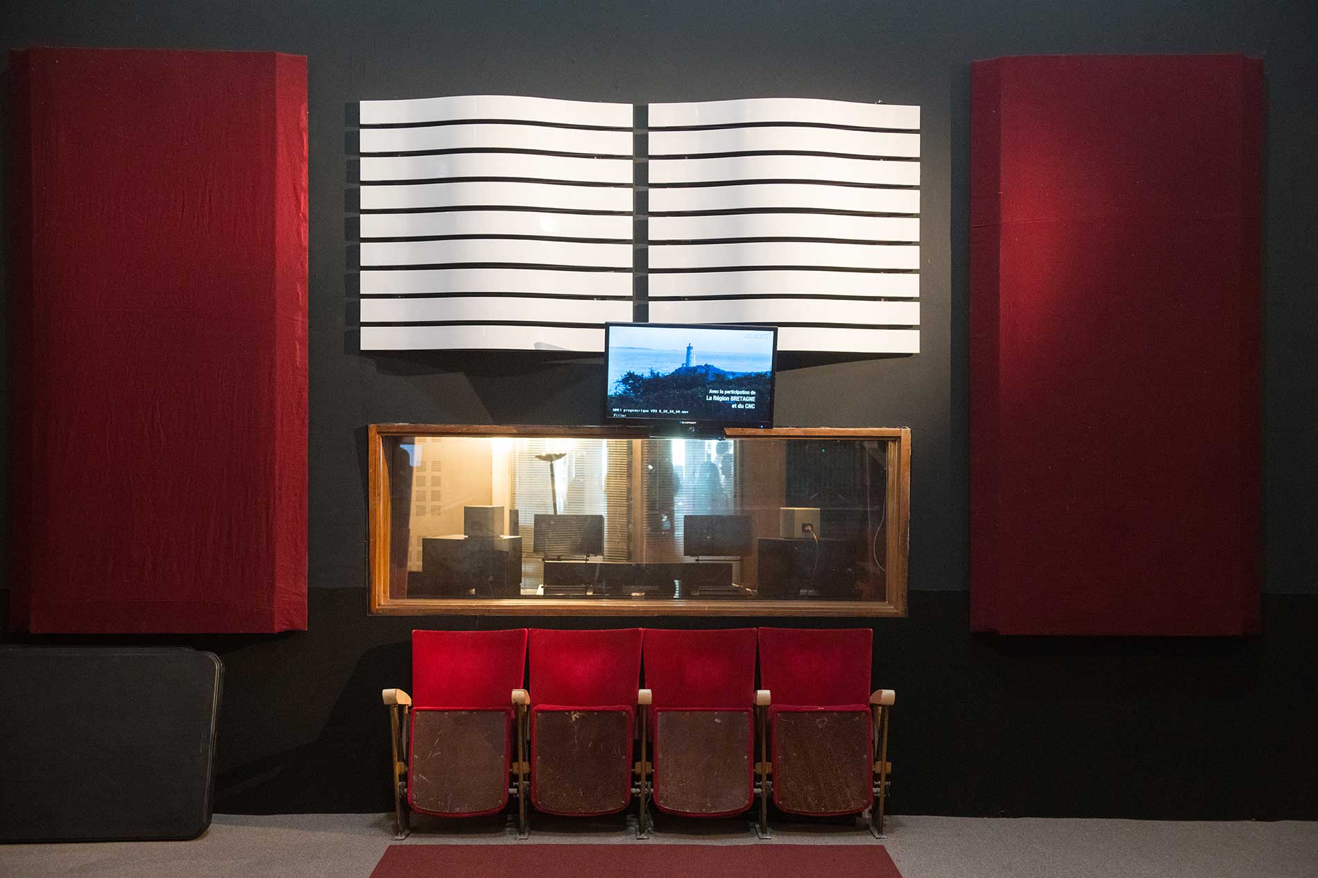 L'Alhambra Studios Cristal Publishing